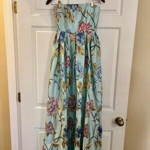 Strapless long light blue dress with floral stitching